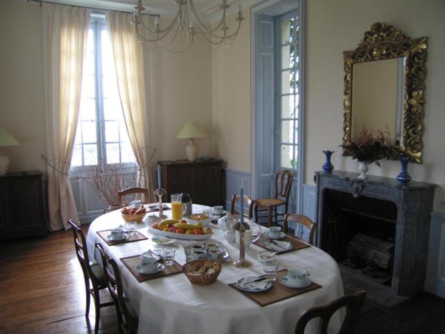 Chambres D'Hotes Le Chateau De La Plante Thuré Exterior photo